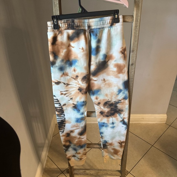 Abercrombie kids boys jogger fleece sweatpants 
Like new condition 
Size 15/16 - Picture 5 of 8